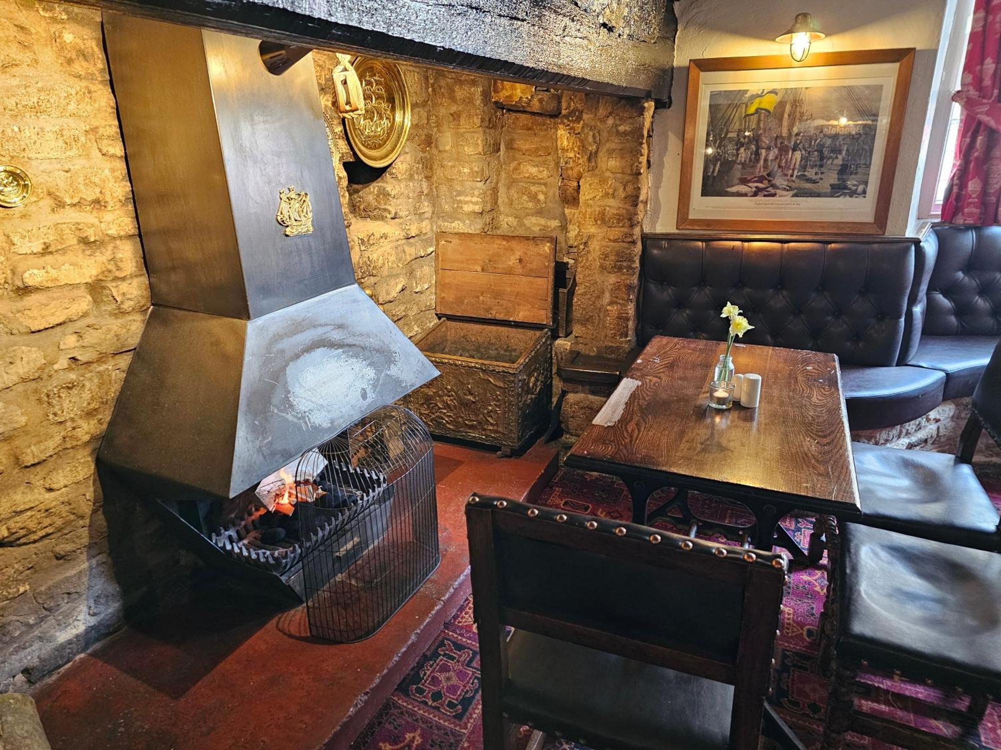 The Ship Inn Аундл Екстер'єр фото